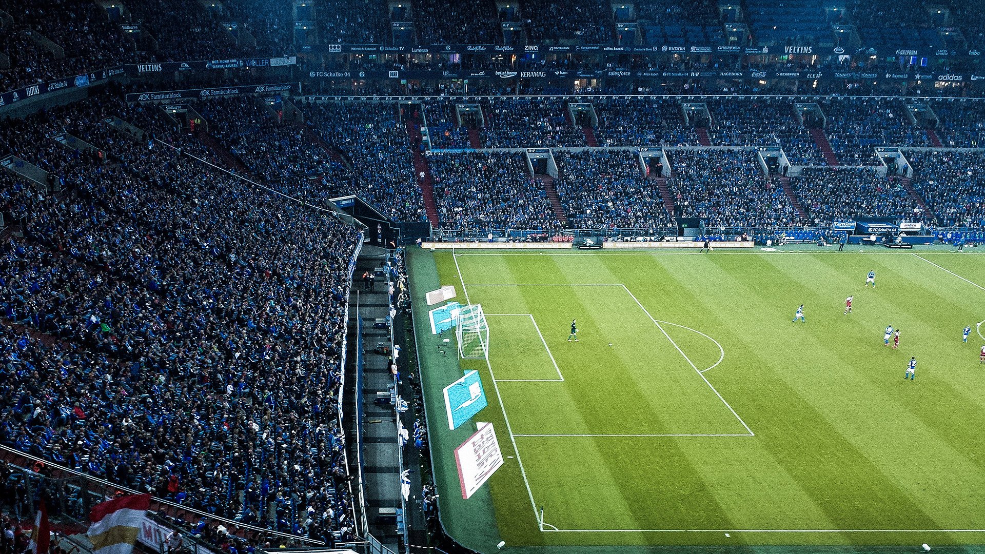 开云注册网址-影视与F1：明星赛车纪录片引发关注，赛车的影视